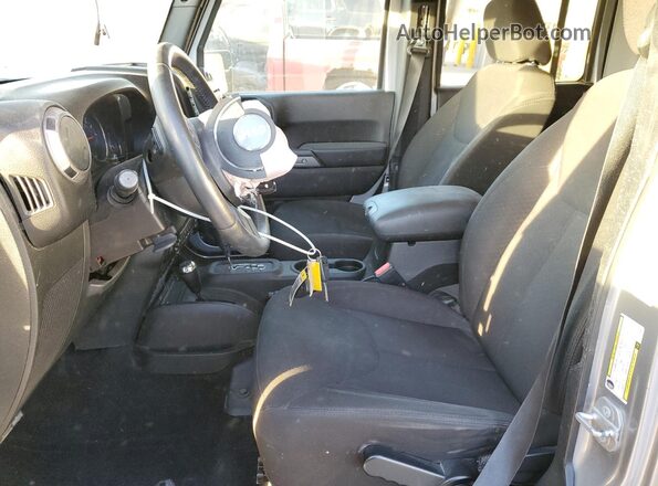 1C4BJWDG5GL138061 2016 JEEP WRANGLER Silver Vista interior delantera