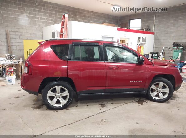 1C4NJDBB5HD143216 2017 JEEP COMPASS Красный Вид задней части салона