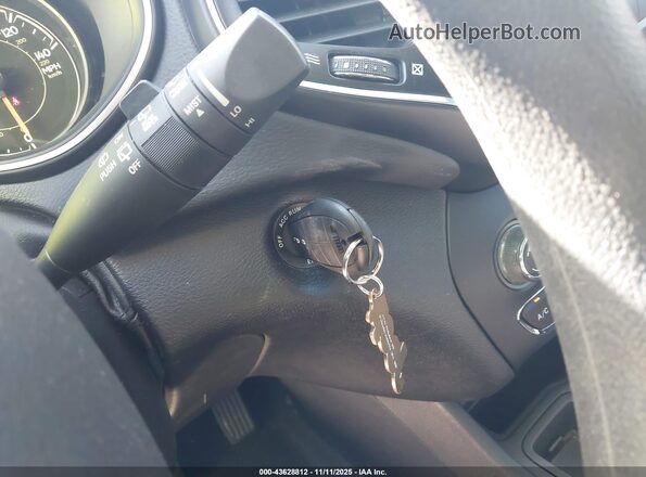 1C4PJLCB7MD134366 2021 JEEP CHEROKEE Silver Widok deski rozdzielczej