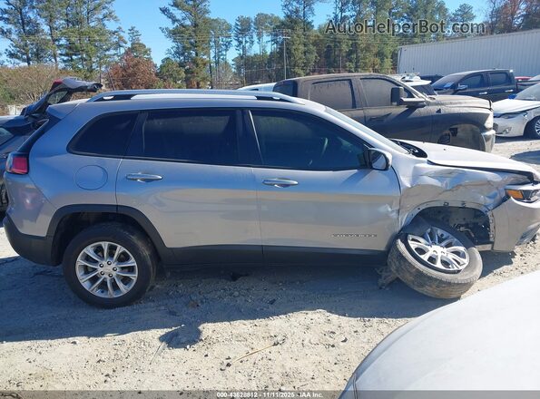 1C4PJLCB7MD134366 2021 JEEP CHEROKEE Silver Widok wnętrza z tyłu