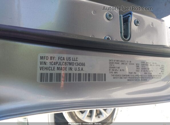 1C4PJLCB7MD134366 2021 JEEP CHEROKEE Silver Widok komory silnika