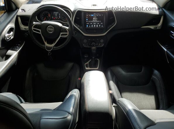 1C4PJMLB3JD530148 2018 JEEP CHEROKEE Серебряный Вид панели приборов
