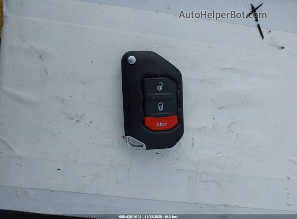1C4PJXDN4SW576832 2025 JEEP WRANGLER White Вид панелі приладів