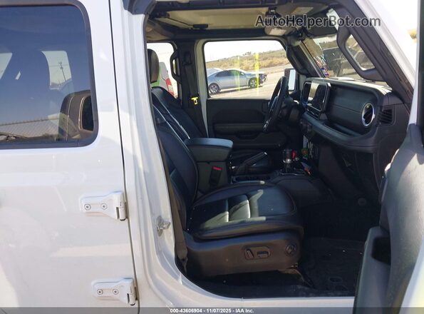 1C4PJXEN2RW103469 2024 JEEP WRANGLER Белый Вид салона спереди