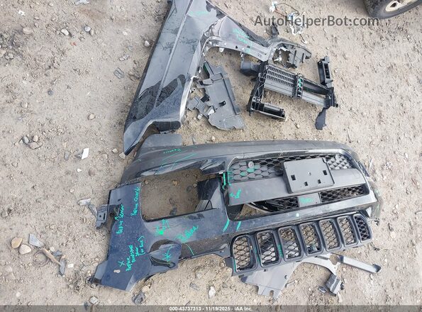 1C4RJKBG2S8648390 2025 JEEP GRAND CHEROKEE L Черный Вид щитка приборов