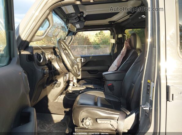 1C6HJTFG9ML574372 2021 JEEP GLADIATOR Серый Вид салона спереди