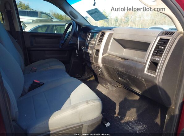 1C6RR7FT3JS135266 2018 RAM 1500 Бордовый Вид салона спереди