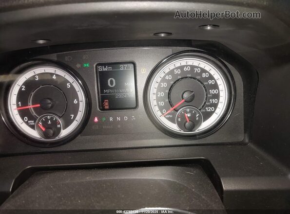 1C6RR7GG6MS587623 2021 RAM 1500 CLASSIC Красный Вид задних сидений