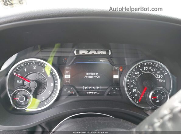 1C6RRFFG5PN584081 2023 RAM 1500 Белый Вид задних сидений