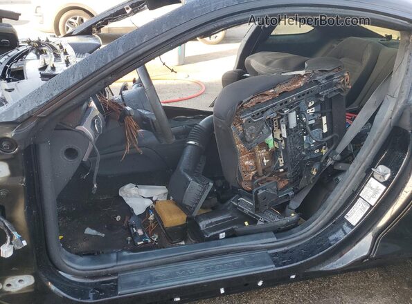1FA6P8TH6H5228207 2017 FORD MUSTANG Черный Вид салона спереди