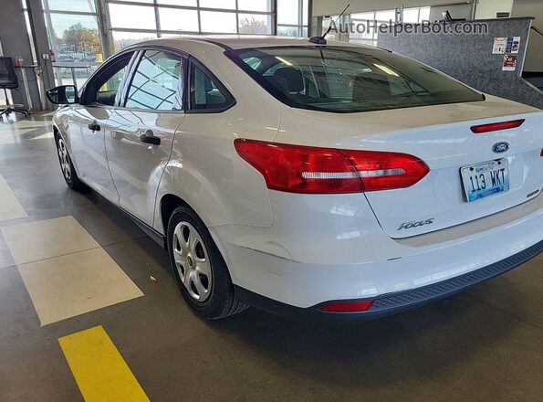 1FADP3E2XGL226067 2016 FORD FOCUS  Вид салона спереди