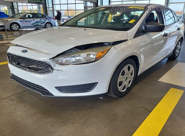 1FADP3E2XGL226067 2016 FORD FOCUS  Вид спереди