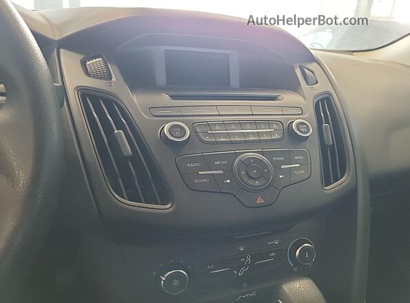 1FADP3E2XGL226067 2016 FORD FOCUS  Вид спереди