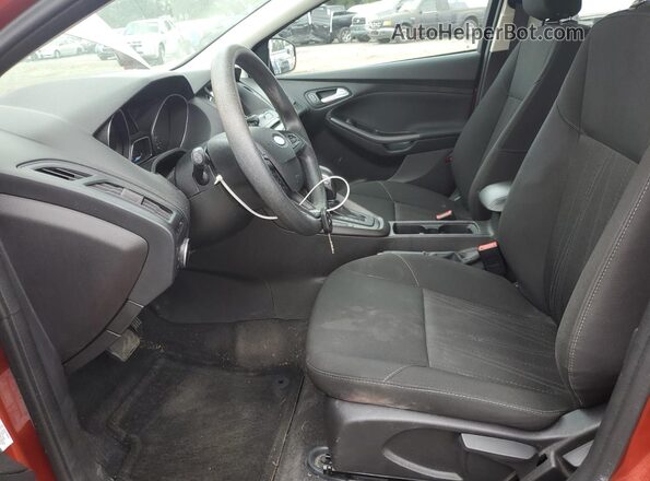 1FADP3H28JL280521 2018 FORD FOCUS Красный Вид салона спереди