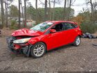2017 Ford Focus Se Красный vin: 1FADP3K22HL231902