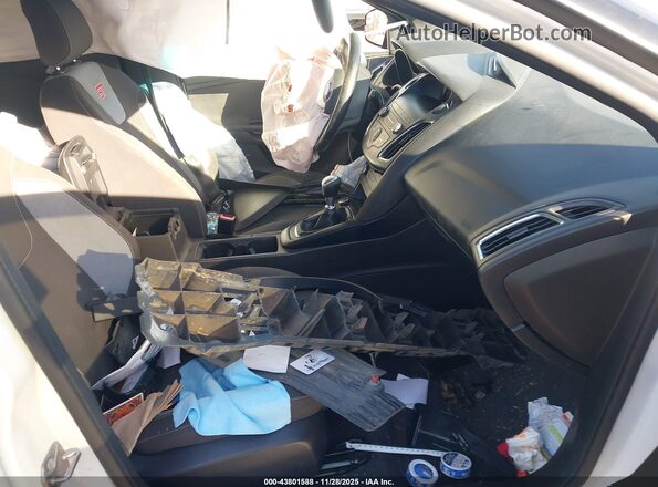 1FADP3L90JL229633 2018 FORD FOCUS ST Черный Вид салона спереди