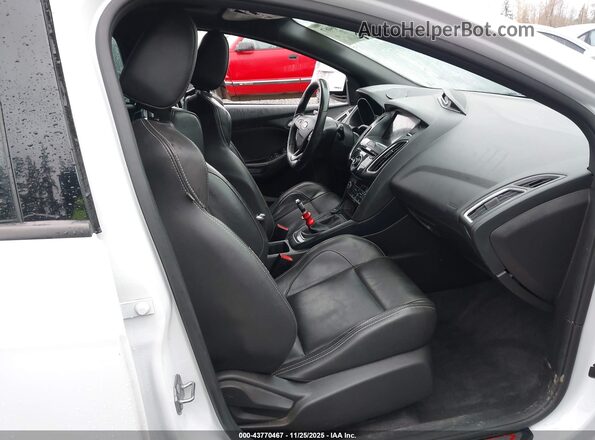 1FADP3L95JL289651 2018 FORD FOCUS ST Белый 
