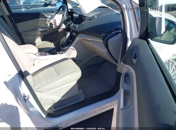 1FADP5CU6GL113958 2016 FORD C-MAX ENERGI White Вид салону спереду