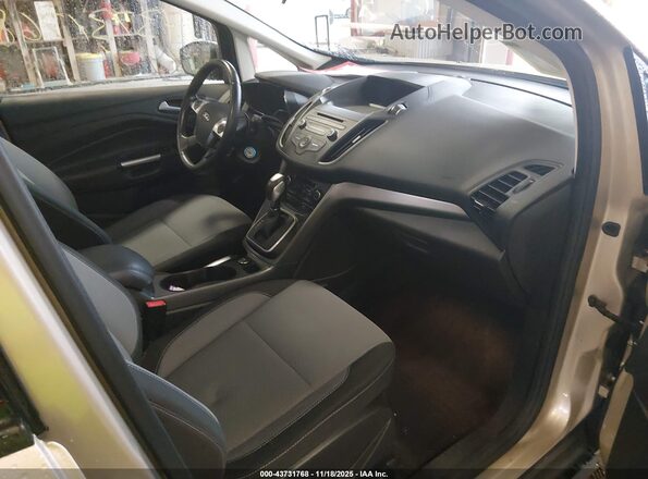 1FADP5EU2HL111140 2017 FORD C-MAX ENERGI Желто-коричневый Вид салона спереди