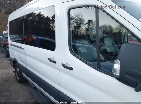 1FBAX2C89LKA08608 2020 FORD PASSENGER White Widok wnętrza z tyłu