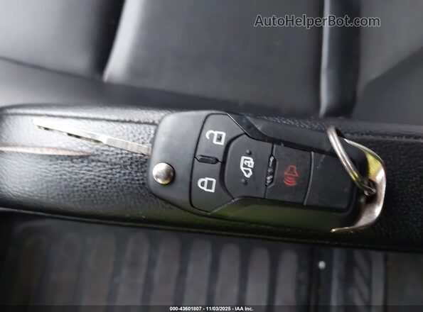 1FBAX2C89PKA21011 2023 FORD PASSENGER Белый Вид панели приборов