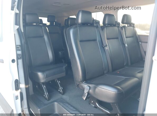 1FBAX2Y80NKA67445 2022 FORD PASSENGER Белый Вид наклейки с VIN-кодом