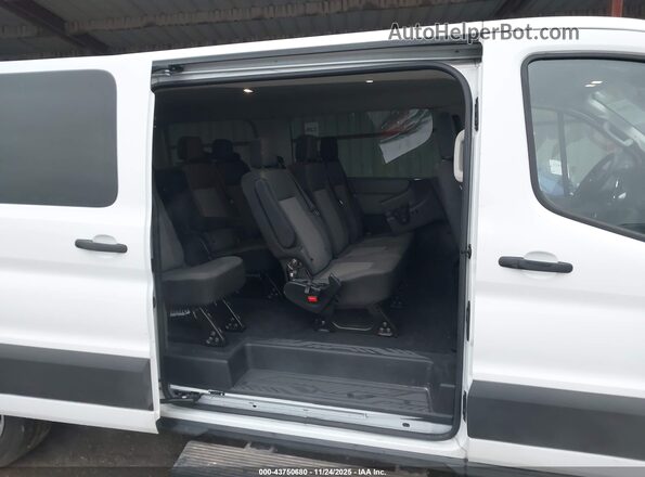 1FBAX2Y81NKA63291 2022 FORD PASSENGER Белый Вид наклейки с VIN-кодом