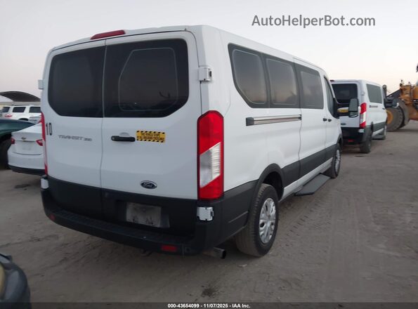 1FBAX2Y82NKA76888 2022 FORD PASSENGER Белый Задняя правая четверть