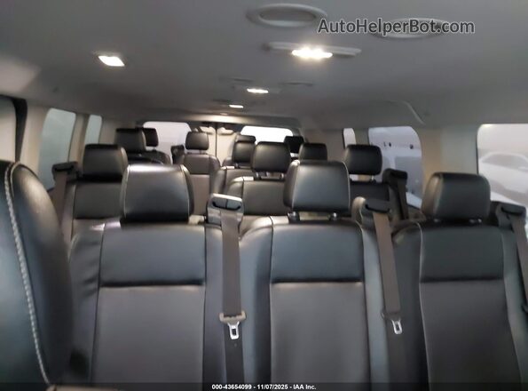 1FBAX2Y82NKA76888 2022 FORD PASSENGER Белый Вид наклейки с VIN-кодом