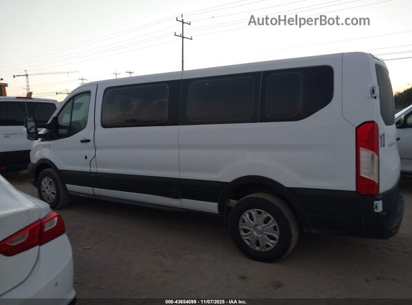 1FBAX2Y82NKA76888 2022 FORD PASSENGER Белый Панорамный вид салона 360°