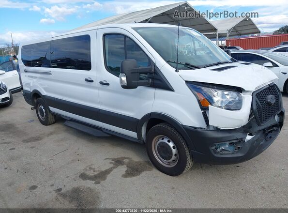 1FBAX2Y82RKA77819 2024 FORD PASSENGER White Передня права чверть