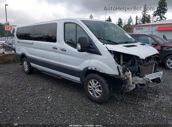 1FBAX2Y88MKA14992 2021 FORD PASSENGER Белый Передняя правая четверть