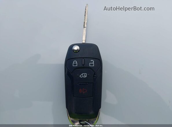 1FBAX2Y88MKA14992 2021 FORD PASSENGER Белый Вид панели приборов