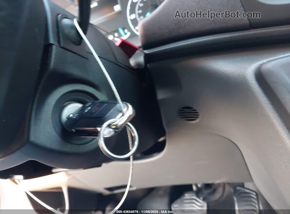 1FBAX2Y88NKA67211 2022 FORD PASSENGER Белый Вид панели приборов
