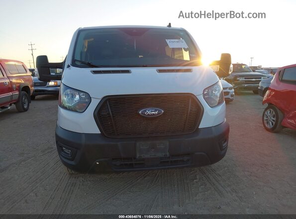 1FBAX2Y88NKA67211 2022 FORD PASSENGER Белый Вид щитка приборов