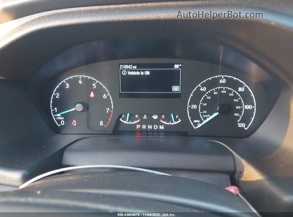 1FBAX2Y88NKA67211 2022 FORD PASSENGER Белый Вид задних сидений