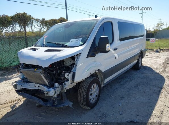 1FBAX2Y88PKA93648 2023 FORD PASSENGER Белый Передняя левая четверть