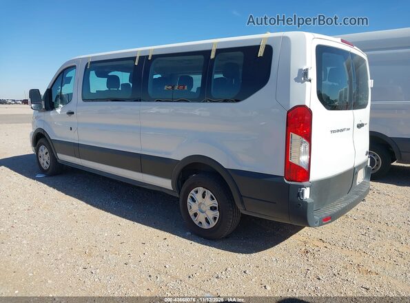 1FBAX2Y89NKA29065 2022 FORD PASSENGER Белый Задняя левая четверть