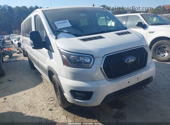 1FBAX2YG2PKB08250 2023 FORD PASSENGER White Передня права чверть