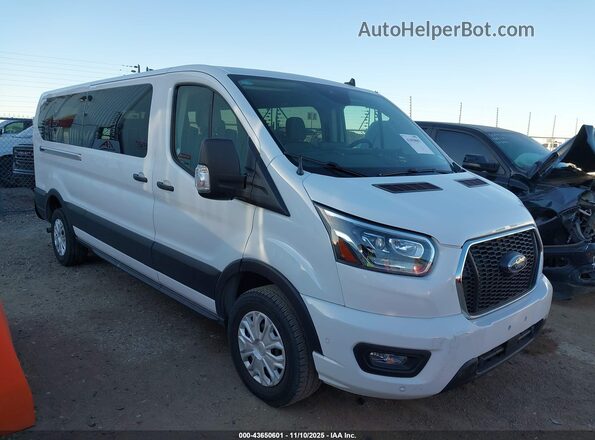 1FBAX2YG2PKB41586 2023 FORD PASSENGER White Առջևի աջ