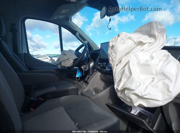 1FBAX2YG4PKA91001 2023 FORD PASSENGER Белый Вид салона спереди