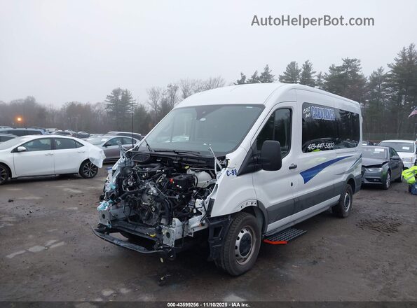 1FDAX2C85RKB51460 2024 FORD PASSENGER Белый Передняя левая четверть