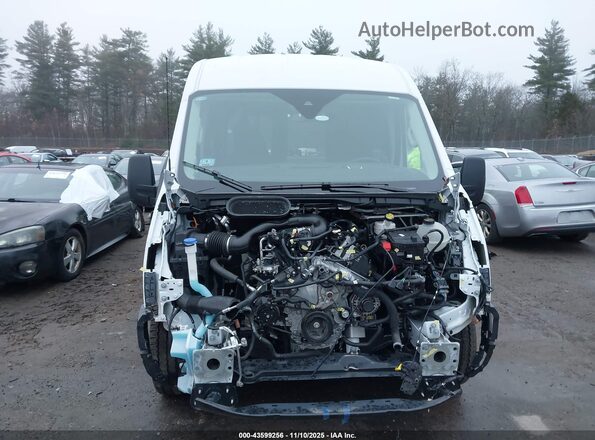 1FDAX2C85RKB51460 2024 FORD PASSENGER Белый Вид задней части салона