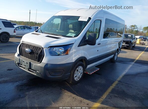 1FDAX2C88MKA75614 2021 FORD PASSENGER White წინა მარცხენა ხედი სამი მეოთხედიდან