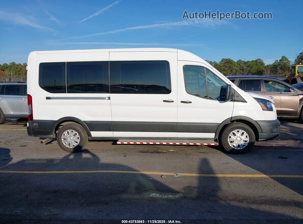 1FDAX2C88MKA75614 2021 FORD PASSENGER White უკანა სალონის ხედი