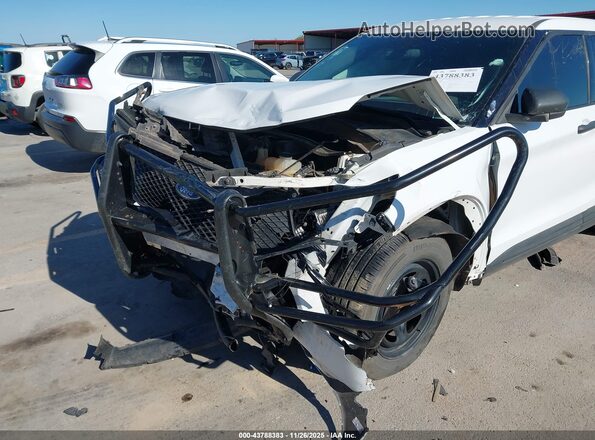 1FM5K8AB2MGA65424 2021 FORD POLICE INTERCEPTOR White Widok z przodu