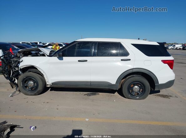 1FM5K8AB2MGA65424 2021 FORD POLICE INTERCEPTOR White Widok wnętrza 360 stopni