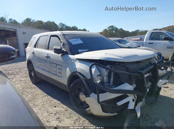 1FM5K8AR4JGA26617 2018 FORD POLICE INTERCEPTOR Белый Вид задней части салона