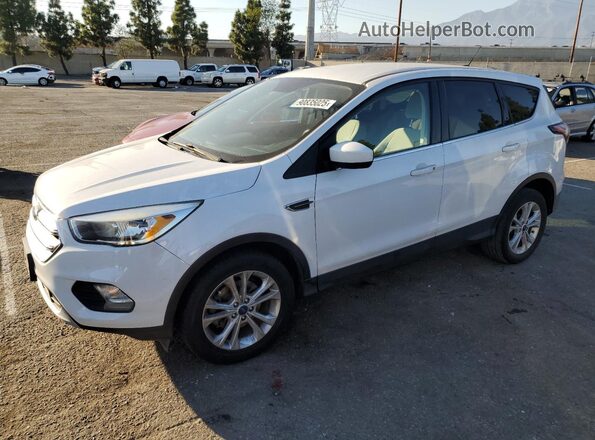1FMCU0GD8HUB82959 2017 FORD ESCAPE White Передня ліва чверть