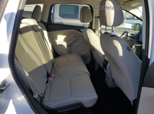 1FMCU0GD8HUB82959 2017 FORD ESCAPE White Вид задніх сидінь